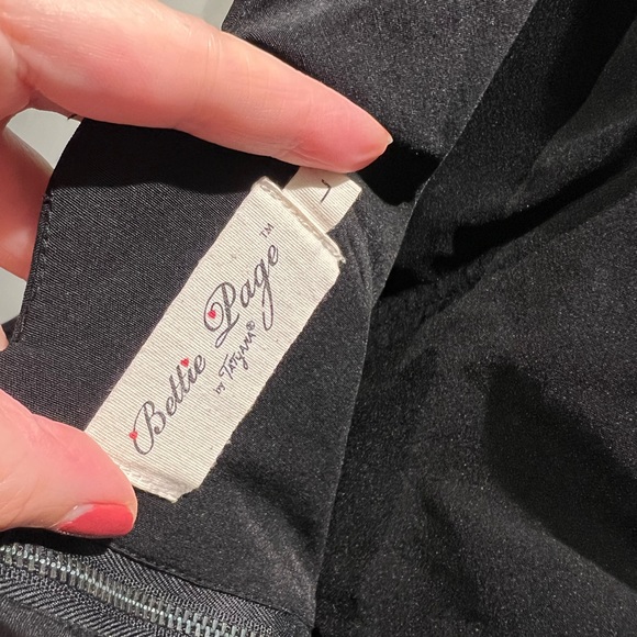 BETTIE PAIGE BY TATYANA BLACK SCALLOP DRESS SIZE L - Picture 4 of 4